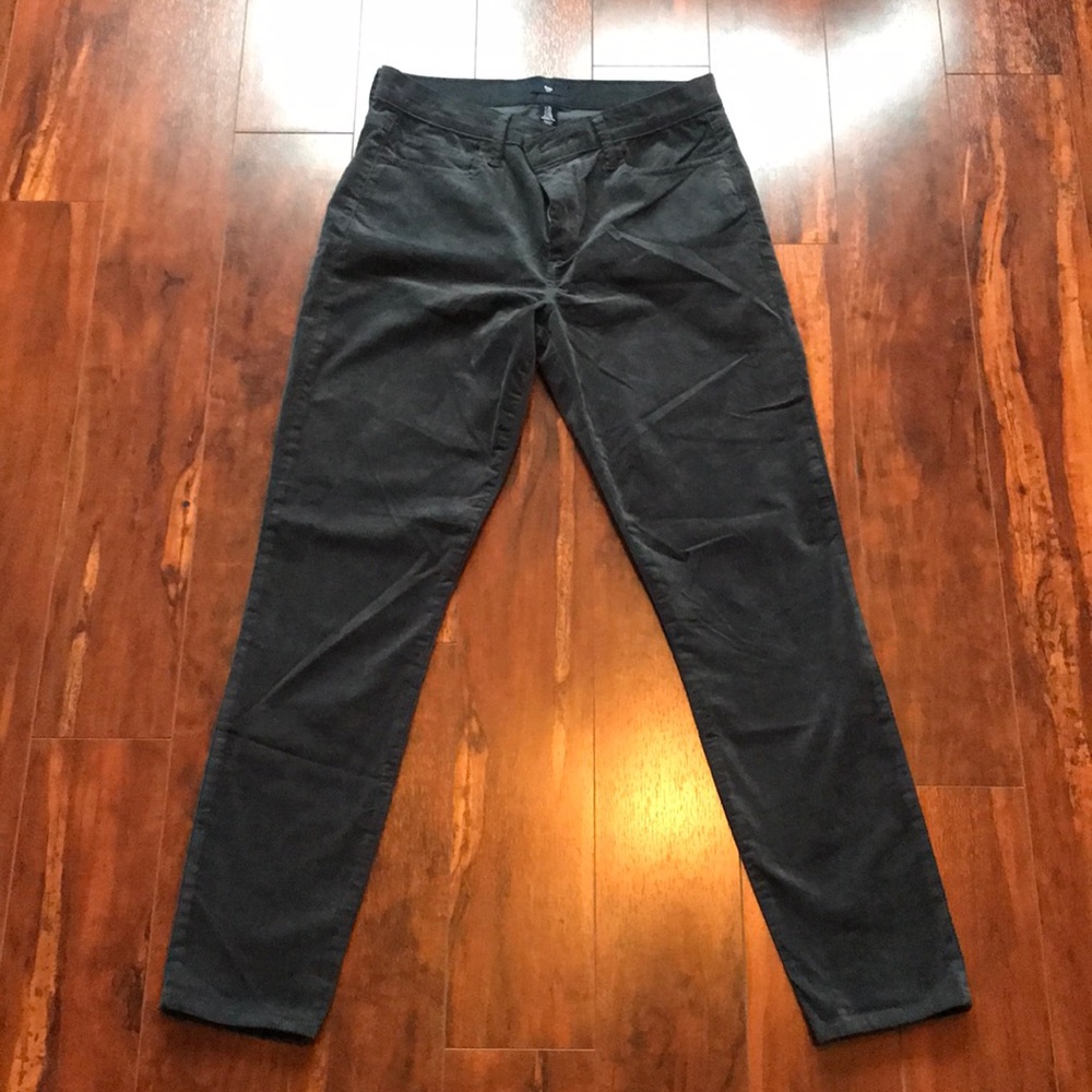 Gap lightweight velvet jean